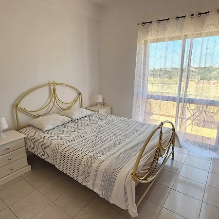 Ohana בית הארחה *